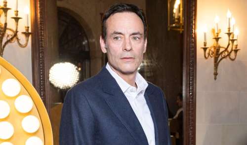 Escapade réussie pour Anthony Delon loin de Douchy, son amie n'y est pas pour rien