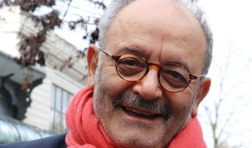 Louis Chedid : Son habitation située près d'un monument lugubre qui comprend une pièce unique en son genre