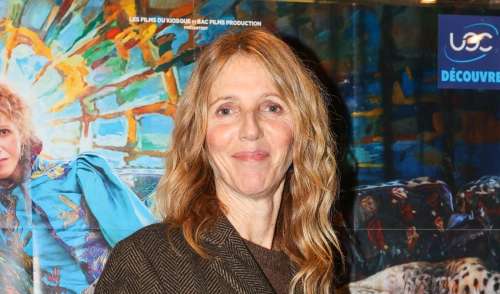 Sandrine Kiberlain n’a “jamais vécu ailleurs qu’à Paris”, mais a eu une enfance d’aventurière grâce à son père