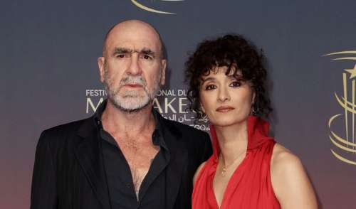 Éric Cantona et Rachida Brakni, amoureux enlacés : soleil et sable blanc pour célébrer la nouvelle année