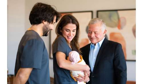 À 54 ans seulement, la reine Rania de Jordanie est grand-mère à nouveau : le prénom de sa petite-fille dévoilé