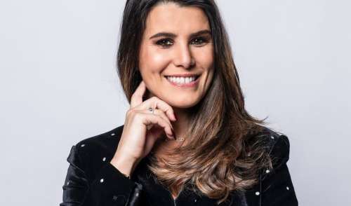 Karine Ferri (The Voice) remplacée par Anaïs Grangerac, elle réagit à son arrivée : 