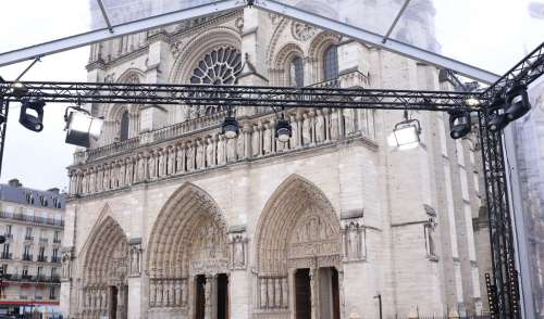 Réouverture de Notre-Dame de Paris : cette décision qui a fâché l'Elysée, une femme influente en dit plus