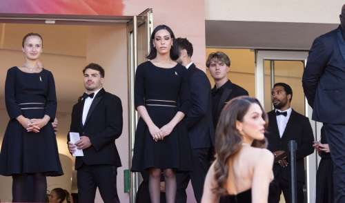 Iris Mittenaere et Antoine Dupont à Cannes : Montée des marches pour les deux stars, assorties et très complices !
