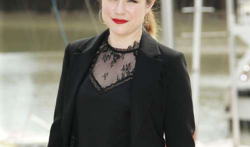 Emilie Dequenne va faire bientôt son retour sur les écrans : les images puissantes de son dernier film dévoilées