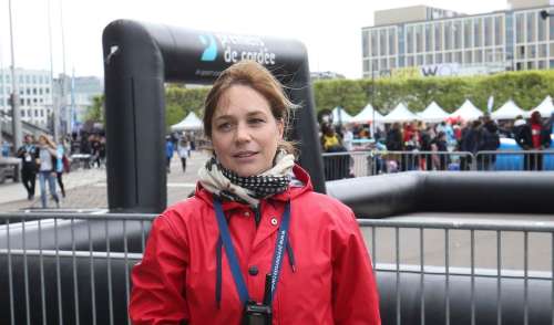 Nathalie Péchalat taquinée : retour gagnant sur la glace !
