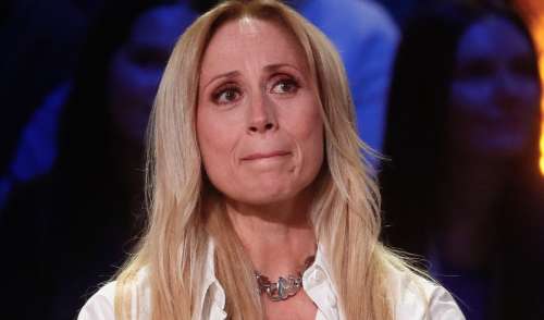 La Boîte à secrets : Lara Fabian les yeux mouillés face à Théo Curin et Michel Fugain