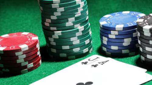 Un Canadien gagne près de 900 000 $ au poker... et compte tout donner à des organismes de charité!
