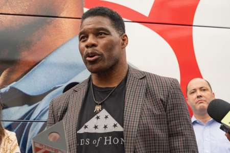 Anti-avortement, Herschel Walker a exhorté une femme à avorter son bébé