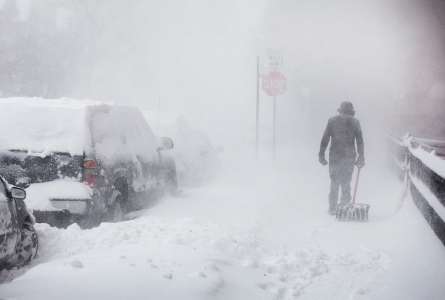 Iowa Sports Reporter devient viral après la couverture en direct de Blizzard :