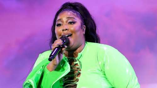 « Grrrls » de Lizzo est un hymne pro-dames ludique et timide