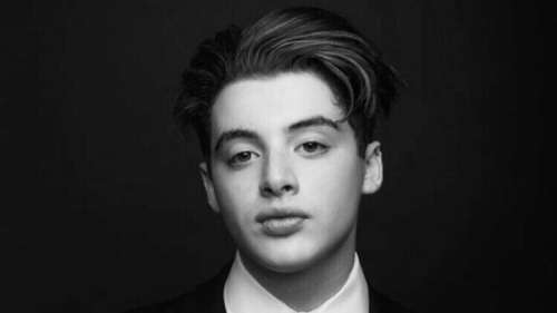 La comédie du lycée Chernin Brothers ‘Incoming’ ajoute Thomas Barbusca