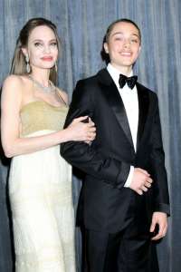 Angelina Jolie et son fils, enfin réunis sous les projecteurs.
