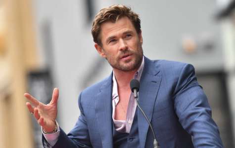 “Inapproprié”, la femme de Chris Hemsworth a suscité la controverse en portant une robe nuisette lors de la cérémonie du Walk of Fame d’Hollywood