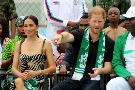 “Tellement irrespectueux”, Meghan Markle a été critiquée pour ses tenues révélatrices lors de sa visite en Afrique