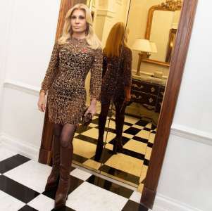 Versace Métamorphosée : Donatella Déchaîne les Passions
