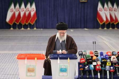 Élection Présidentielle en Iran : Une Course Sous Haute Tension Après la Mort de Raïssi