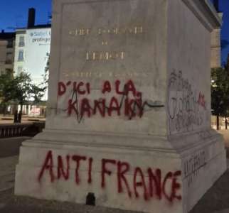 Dégradations de la statue de Louis XIV à Lyon : Le Front Populaire accusé sur les réseaux sociaux