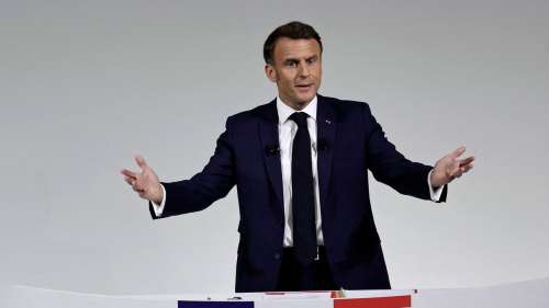 Emmanuel Macron contre le RN et LFI