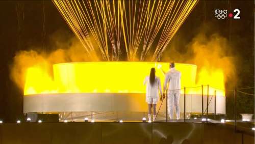 Paris 2024 : Marie-José Pérec et Teddy Riner allument le chaudron olympique !