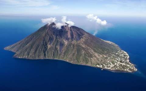 Alerte rouge ! Les images de l’Etna et du Stromboli en éruption