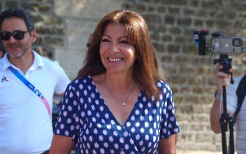 Anne Hidalgo, une grand-mère comblée qui rêvait d’une tout autre vie