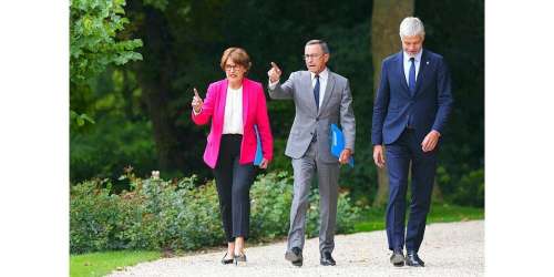 Rencontre à l’Élysée : Emmanuel Macron reçoit les dirigeants des Républicains