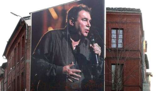 Toulouse a rendu hommage à Claude Nougaro avec un concert sur la place du Capitole