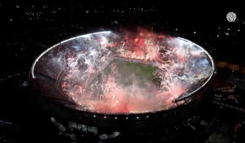 Fumigènes et feux d’artifice, un spectacle fou pour la demi-finale de Copa Libertadores de River Plate