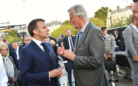 Impopularité record : Emmanuel Macron et Michel Barnier peinent à convaincre les Français