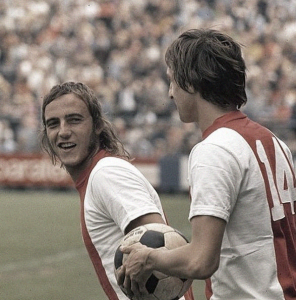 Johan Neeskens (1951-2024), le football au rang d’art : son dernier match en France en avril dernier