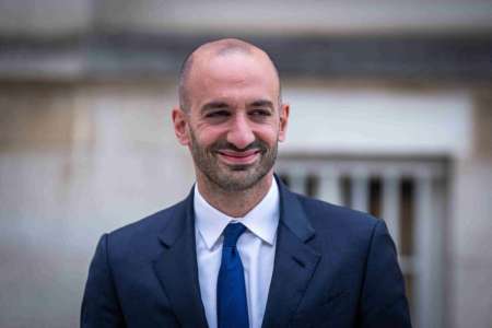 Le des Affaires européennes Benjamin Haddad tend la main à Jordan Bardella