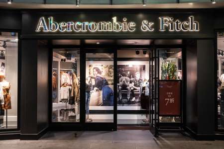  «Ancien PDG d’Abercrombie & Fitch inculpé pour trafic sexuel de jeunes mannequins»