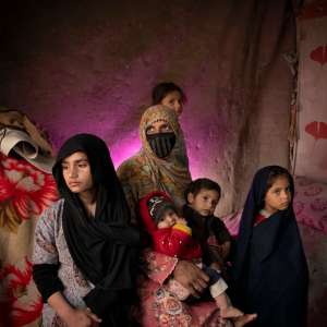 « Afghanistan : No Woman’s Land » – Un témoignage saisissant sur les droits des femmes sous le régime taliban