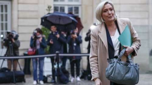 « En l’état, ce sera la censure »: Marine Le Pen se dit déçue de son échange avec le Premier ministre