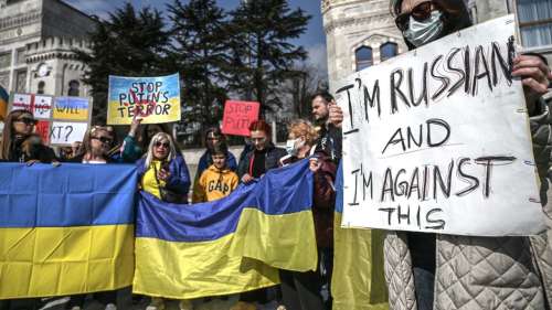  «Exilés russes défient Poutine : méga-manifestation à Berlin»