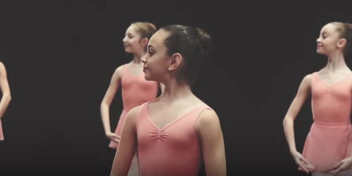 Zoé Bon Payet, petite prodige réunionnaise, intègre l’école de danse de l’Opéra de Paris