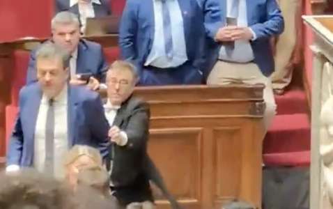 Bagarre à l’Assemblée : des députés LFI et MoDem au bord de l’affrontement physique