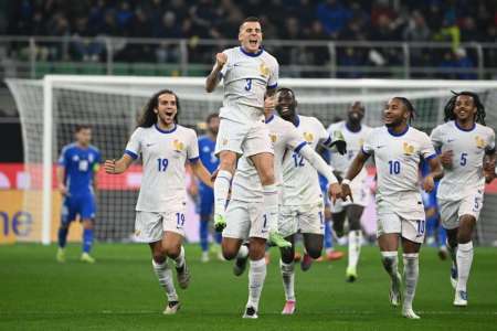  « Les Bleus clôturent l’année en beauté avec une victoire enflammée contre l’Italie »

ou

« L’équipe de France s’impose en Italie dans un match captivant : fin d’année en fanfare »

ou encore

« Triomphe des Bleus face à l’Italie