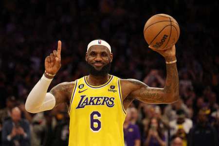 Stars NBA avec LeBron James pour Kamala Harris
