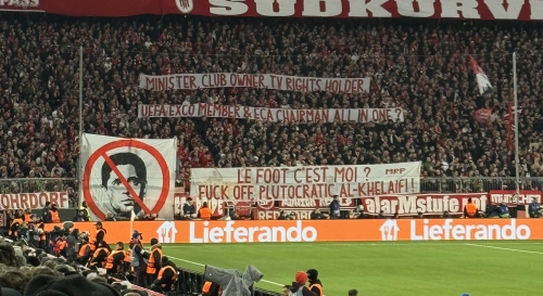 « Va te faire f**tre » ! », la banderole cinglante : Nasser Al-Khelaifi dans le viseur des supporters du Bayern Munich