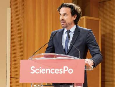  « Ex-directeur de Sciences Po condamné pour violences conjugales : la honte ! »
 ou
« Violences conjugales : l’ex-directeur de Sciences Po jugé coupable, un scandale ! »
ou
« Condamnation de l’ex-directeur de Sciences Po pour violences conjuga