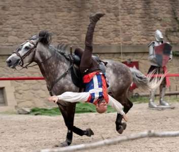 Découvrez cet actuel ministre qui a démarré en politique en étant cavalier bénévole au Puy du Fou !