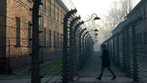 75e anniversaire de la libération d'Auschwitz : le difficile devoir de mémoire des rescapés
