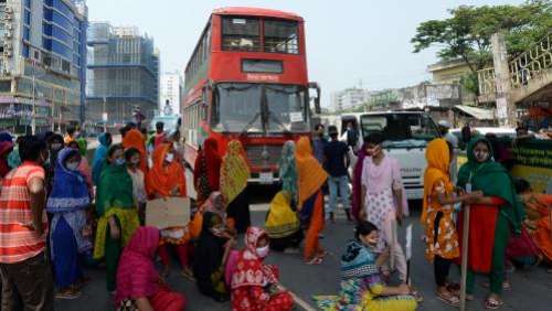 Coronavirus : les ouvriers du textile au Bangladesh manifestent pour exiger le paiement de leurs salaires