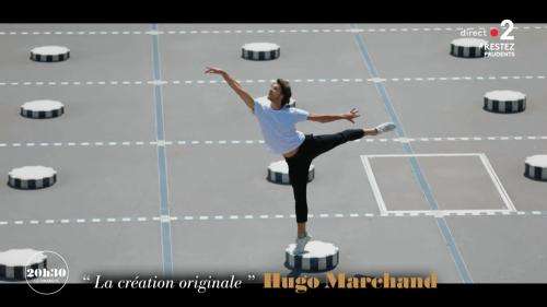 VIDEO. Regardez l’étoile Hugo Marchand danser au milieu des colonnes de Buren à Paris