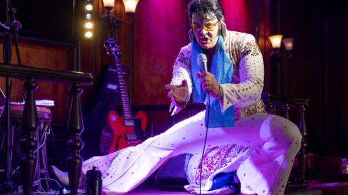 Un Norvégien bat un record du monde en chantant du Elvis pendant 50 heures