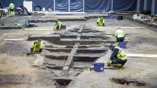 Norvège : minutieuse course contre la montre pour percer les secrets d'un très rare bateau-tombe viking