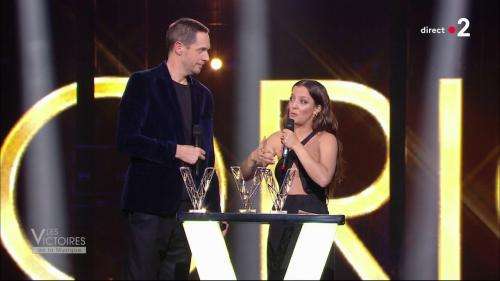 Direct Victoires De La Musique 2021 Grand Corps Malade Et Camille Lellouche Remportent La Victoire De La Chanson Originale De L Annee Pour Mais Je T Aime Sur Buzz Insolite Et Culture