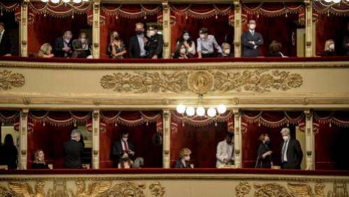 Après six mois de silence, la Scala de Milan sous les ovations de son public